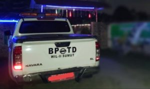 Malam Hari, Mobil Plat Merah Kemenhub Dirjen Perhubungan Darat BPTD Wil – ll Sumut Parkir di Cafe