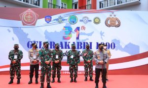 Panglima TNI dan Kapolri Hadiri Vaksinasi dan Baksos Akabri 1990