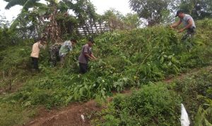 Sektor 20 Subsektor 05 Serda Riawanto, Melaksanakan Pembersihan Aliran Sungai Citarum