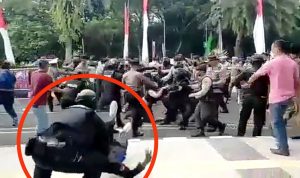Viral, Polisi Banting Mahasiswa, Saat Demo HUT Kabupaten Tangerang ke 389
