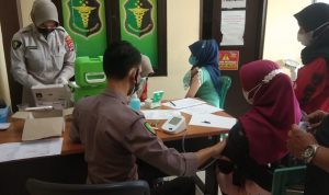 Sidokes Polres Serang Polda Banten Gencar Vaksinasi Warga
