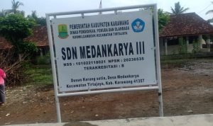 Duh! Sampah Dibiarkan Menumpuk di Sekolah Dasar Negeri Medankarya lll 