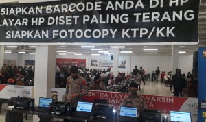 Anggota Ditintelkam Polda Sumsel Monitoring Vaksinasi di Wilayah Polsek Sukarami