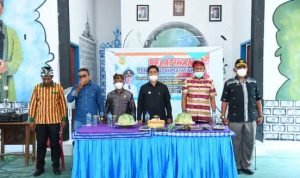 La Bakry Lestarikan Kain Tenun Buton