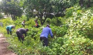 Satgas Citarum Sektor 20 Sub-sektor 06 Giat Bersihkan Bantaran Sungai