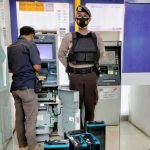 Satsamapta Polres Serang Polda Banten Melaksanakan Pengawalan Pengisian ATM