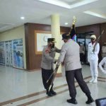 Irjen Pol Mulyatno Terima Pataka Polda Sulut Maesa’an Waya dari Irjen Pol Nana Sudjana