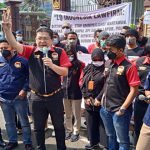 Puluhan Wartawan dan Advokat LQ Indonesia Lawfirm Gelar Aksi Damai di Mabes Polri