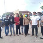 Polsek Jawilan Dampingi Warga Untuk Vaksin di Mapolres Serang