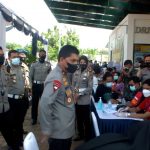 Kapolres Serang Dampingi Wakapolda Banten Tinjau Vaksinasi di Samsat Induk Cikande