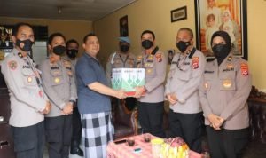 Bentuk Kepedulian Polsek Tigaraksa Polresta Tangerang Besuk Anggota yang Sakit
