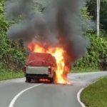 Mobil Pengangkut Ikan Terbakar Di Jalan Penghubung Buli Maba Maluku Utara