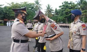 Kapolda Sulut Tutup Pendidikan Bintara, Lantik 300 Siswa Jadi Bripda