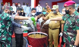 Polda Sulut Musnahkan Barang Bukti Ribuan Liter Miras Tanpa Izin Edar