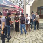 Warung Jum’at Barokah Polres Serang Polda Banten Bagikan Makanan Gratis