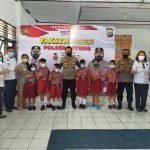 Keakraban Kapolres Bitung AKBP Alam Kusuma Bersama Anak-anak Saat Vaksinasi