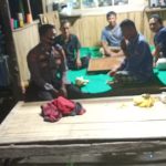 Personel Bhabinkamtibmas Polsek Pamarayan Laksanakan Sambang Poskamling 