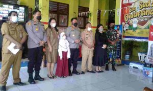 Kapolda Tinjau Vaksinasi Merdeka Anak di SD Negeri 03 Manado