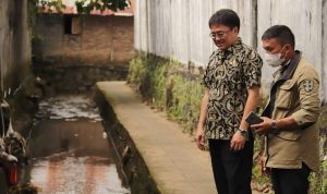Walikota Manado Angouw Kunjungi Tuminting Cek Normalisasi Anak Sungai