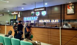 Pelayanan Samsat Kelapa Dua Mengecewakan Masyarakat, Diduga Oknum Lakukan Praktek Pungli