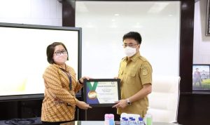 Diterima Walikota Andrei, BPJS Kesehatan Cabang Manado Serahkan Plakat dan Sertifikat