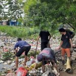 Tumpukan Sampah Bendungan Kali Sukatani Spontan di Bersihkan Team UPTD