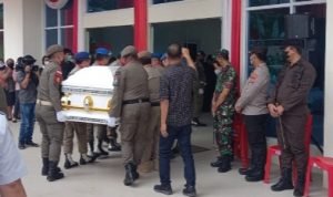 Dandim 1302/Minahasa bersama Forkopimda Mitra Hadiri Prosesi Pemakaman Almarhum Frits Hein Mokorimban