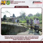 Wali Kota Medan Bobby Nasution Tinjau Jalanan Rusak di Tepian Sungai Denai