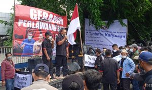 Ratusan Buruh PT. Pelita Cengkareng Paper Unjuk Rasa Tuntut Pembayaran Upah