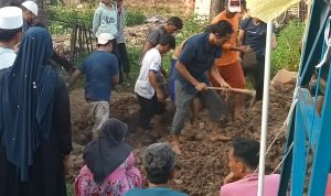Kepedulian Kades Sukadaya Terhadap warganya yang Meninggal Dunia