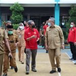 Benyamin Tinjau Pelaksanaan Vaksin Dosis ke 2 di SDN Pisangan 02