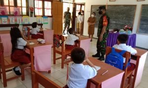 Dandim 1302 Minahasa Apresiasi Kedua Babinsa Ajarkan disiplin Siswa SD