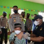 Kapolres Way Kanan AKBP Teddy Rachesna Tinjau Vaksinasi Serentak Merdeka