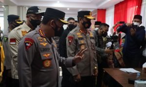 Kapolda Banten Dampingi Kapolri Tinjau Vaksinasi Serentak Bersama Ulama di Pandeglang