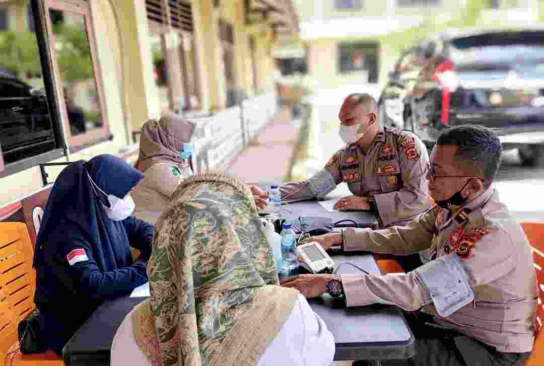 Anggota Polres Bungo Vaksinasi Ketiga Dosis Boster 1 Screenshot 2022 02 03 13 21 56 23