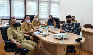 Asisten Pemerintahan dan Kesra Ikuti FGD Implementasi Dana Kelurahan di Pemerintah Kota
