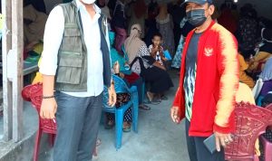 Kepala Desa Sukadaya Salurkan BPNT Melalui PT. Pos Indonesia