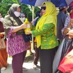 Alhidayah DPP Partai Golkar Distribusikan Minyak Goreng Murah Pada Warga Bekasi