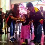 Santunan Anak Yatim, Emak Jurig Menyuapi Anak Yatim Makan Nasi Tumpeng di Acara Deklarasi Jurig Aspal