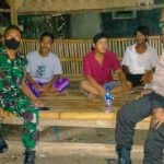 Bhabinkamtibmas Polsek Cikeusal Bersama TNI  Ciptakan Keamanan di Masyarakat Lewat Ronda Siskamling