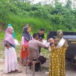 Tingkatkan Herd Immunity, Polsek Cikeusal Gelar Vaksinasi Presisi Door to Door