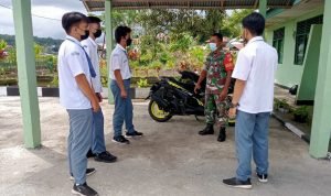 Sebagai Bentuk Kepedulian Terhadap Generasi Penerus, Babinsa Berikan Arahan Kepada Siswa SMA