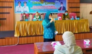 Yusrita Paparkan Peran P2TP2A di hadapan Pengelola UKS dan Kepala Sekolah se Padang Pariaman