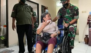 Dandim 0510/Trs Wujudkan Impian Ibu Heni Lansia Untuk Rehab Rumah dan Memiliki UMKM