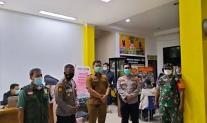 Polsek Cikarang Barat Gelar Vaksinasi di Malam Hari Untuk warga