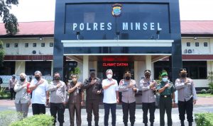 Bupati Minsel Wongkar Sambut Kapolda Sulut dalam Kunjungan Vaksinasi Serentak