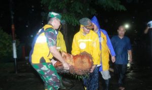 Bersama Walikota, Dandim 0418/Palembang Turun Langsung Evakuasi Pohon Tumbang di Jalan Merdeka