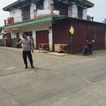 Polsek Carenang Polres Serang Melaksanakan Strong Pagi Pengaturan Lalin di Perempatan Pasar Sukajaya Desa Pamanuk