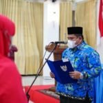 Bupati Suhatri Bur Kukuhkan Ny Yusrita Sebagai Ketua LKKS Sekaligus Ketua P2TP2A Padang Pariaman
