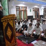 Pangdam II/Swj bersama Forkopimda Sumsel Sholat Isya dan Tarawih di Masjid Raudhatul ‘Ulum